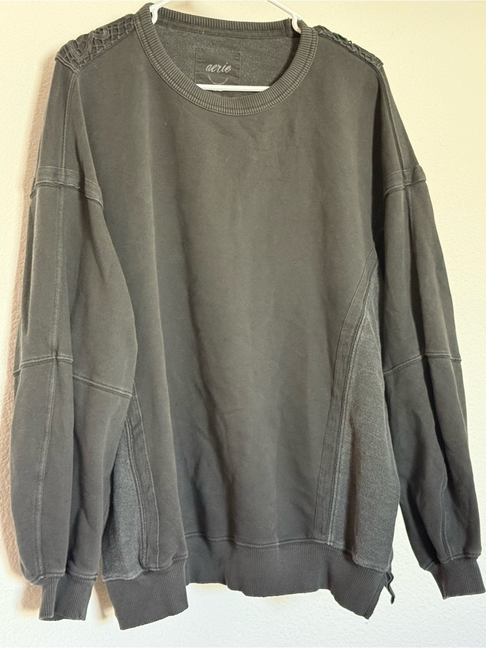 aerie Men's Dark Gray Crewneck Sweatshirt